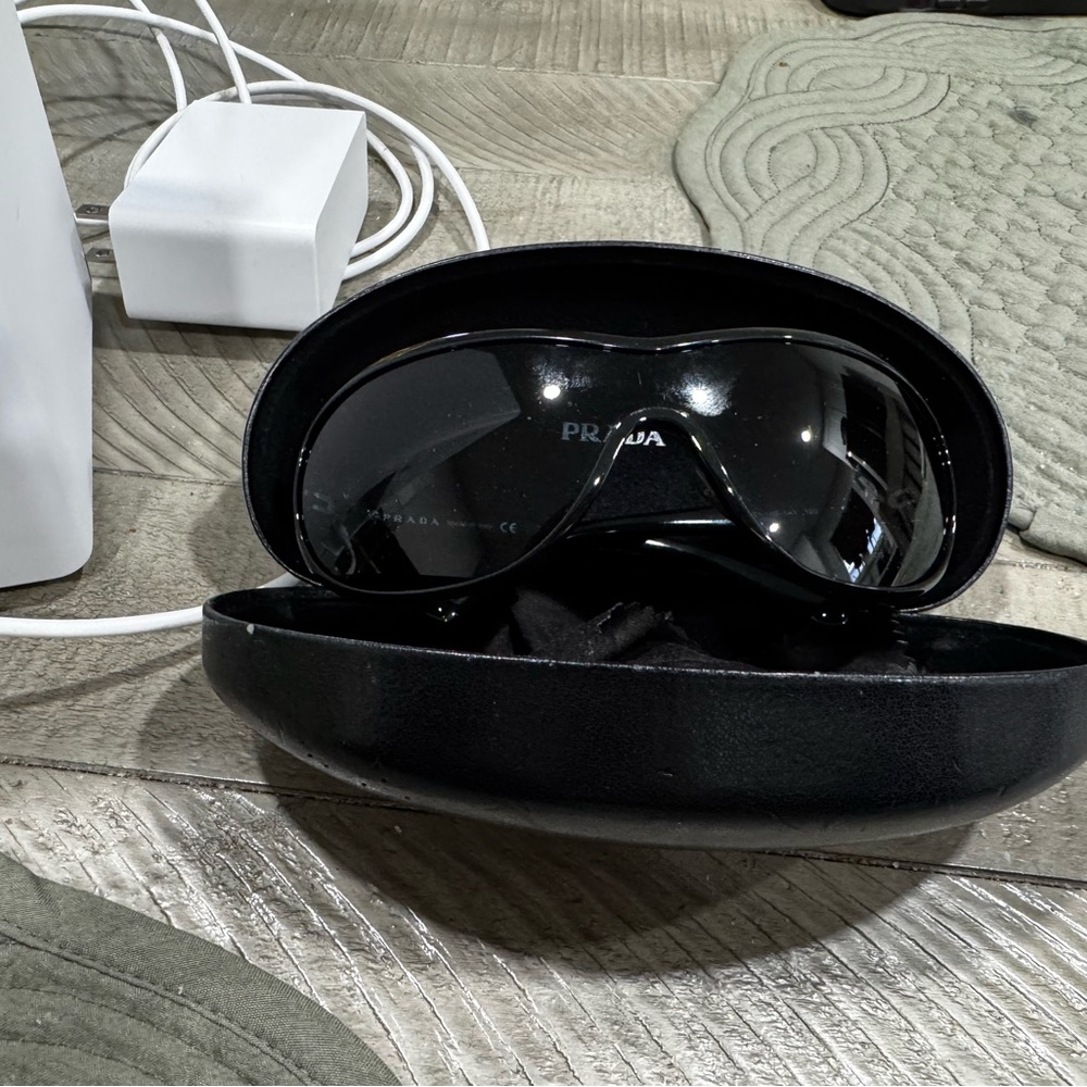 Prada Gold and Black Sunglasses - Picture 7 of 7